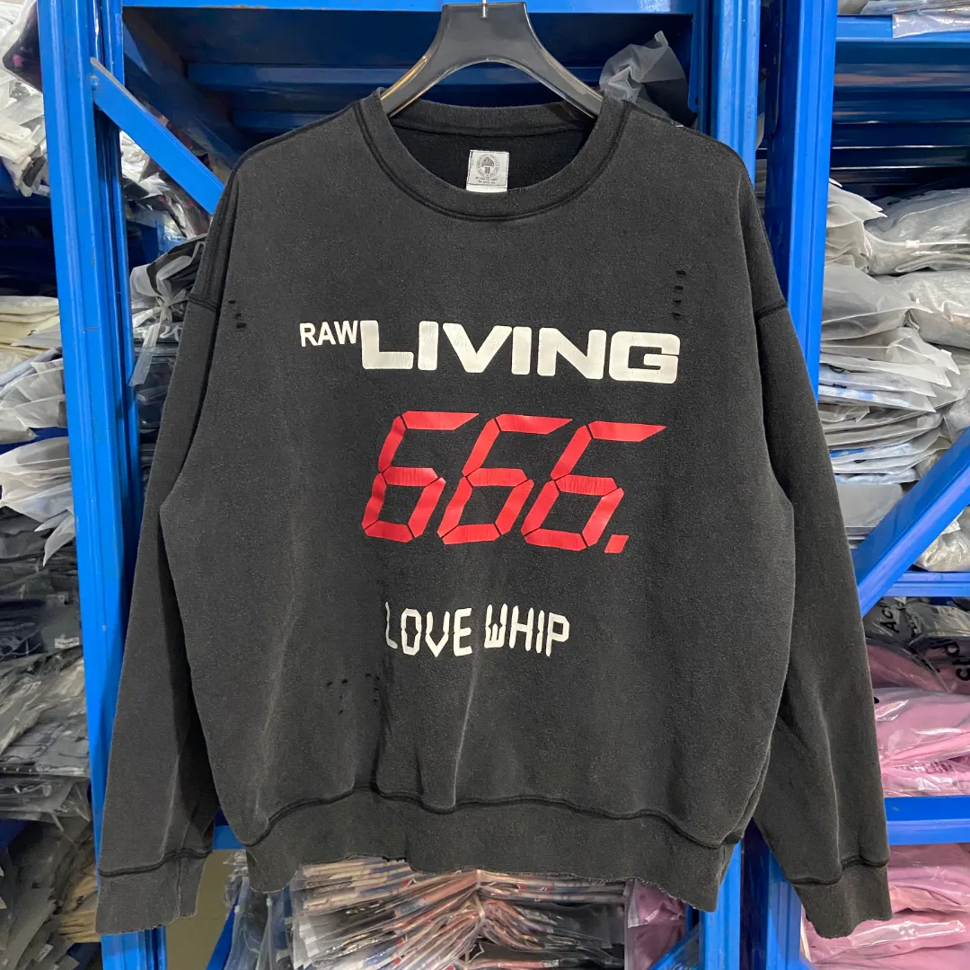 New arrival🆕SAINT MICHAEL retro washed, distressed, heavyweight round neck plus velvet loose pullover sweatshirt long-sleeved shirt Fabric: 420g Style number: SM601 Size: S-M-L-XL Color: Black Price: P198